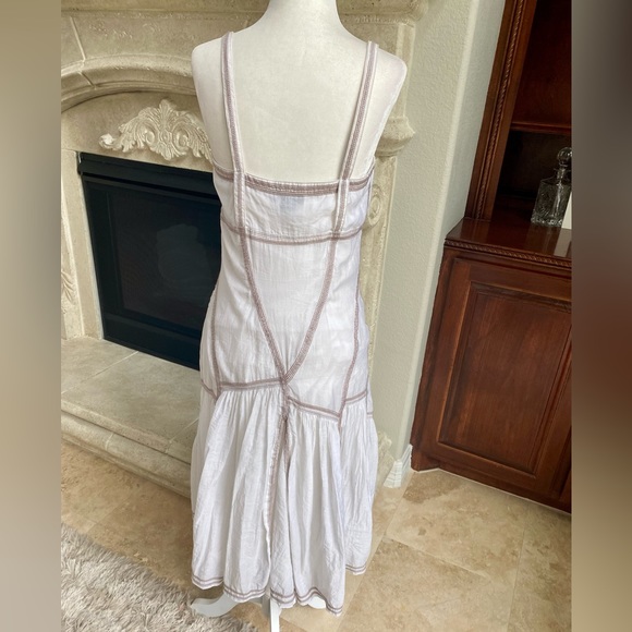 Dress - Picture 3 of 4